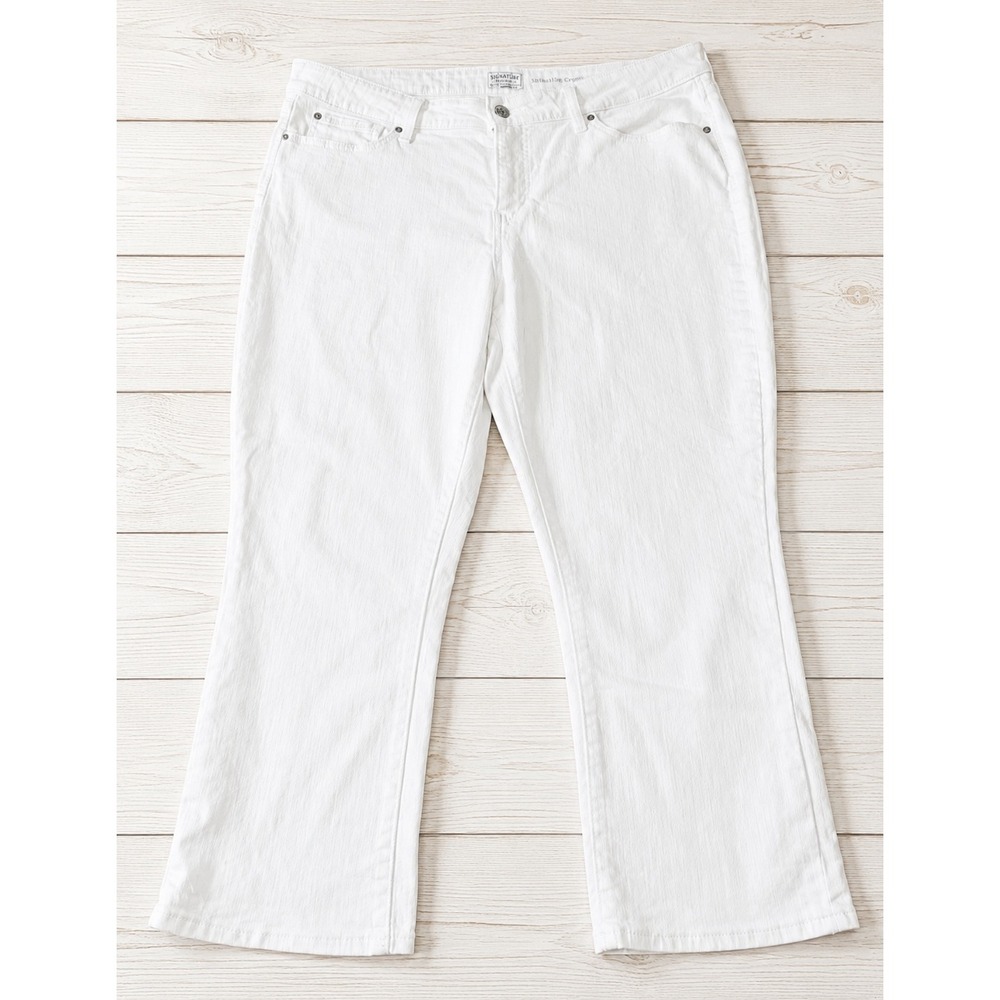 Signature‎ by Levi Strauss Gold Mid-Rise Capri White Jeans Plus Size 18 W34